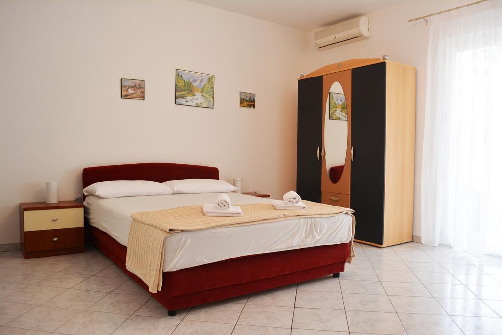 Suz-Ana Daire Trogir Dış mekan fotoğraf